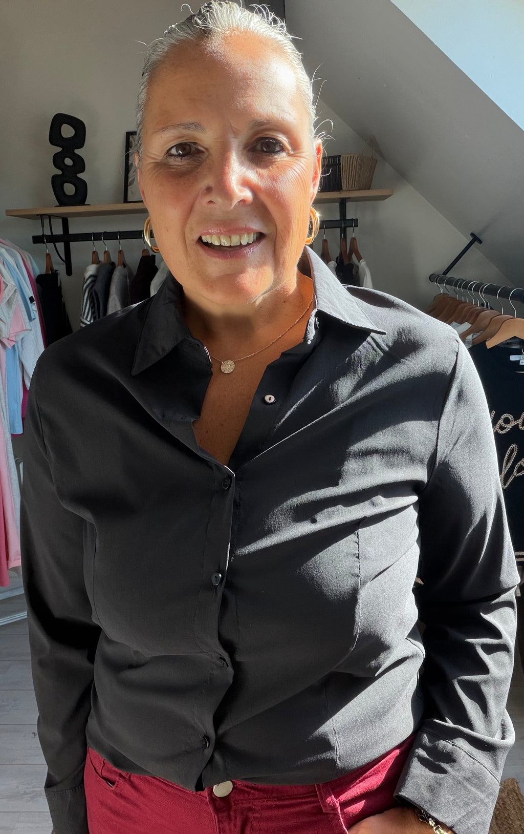 Chemise Élise – Beige, Bordeaux & Noir