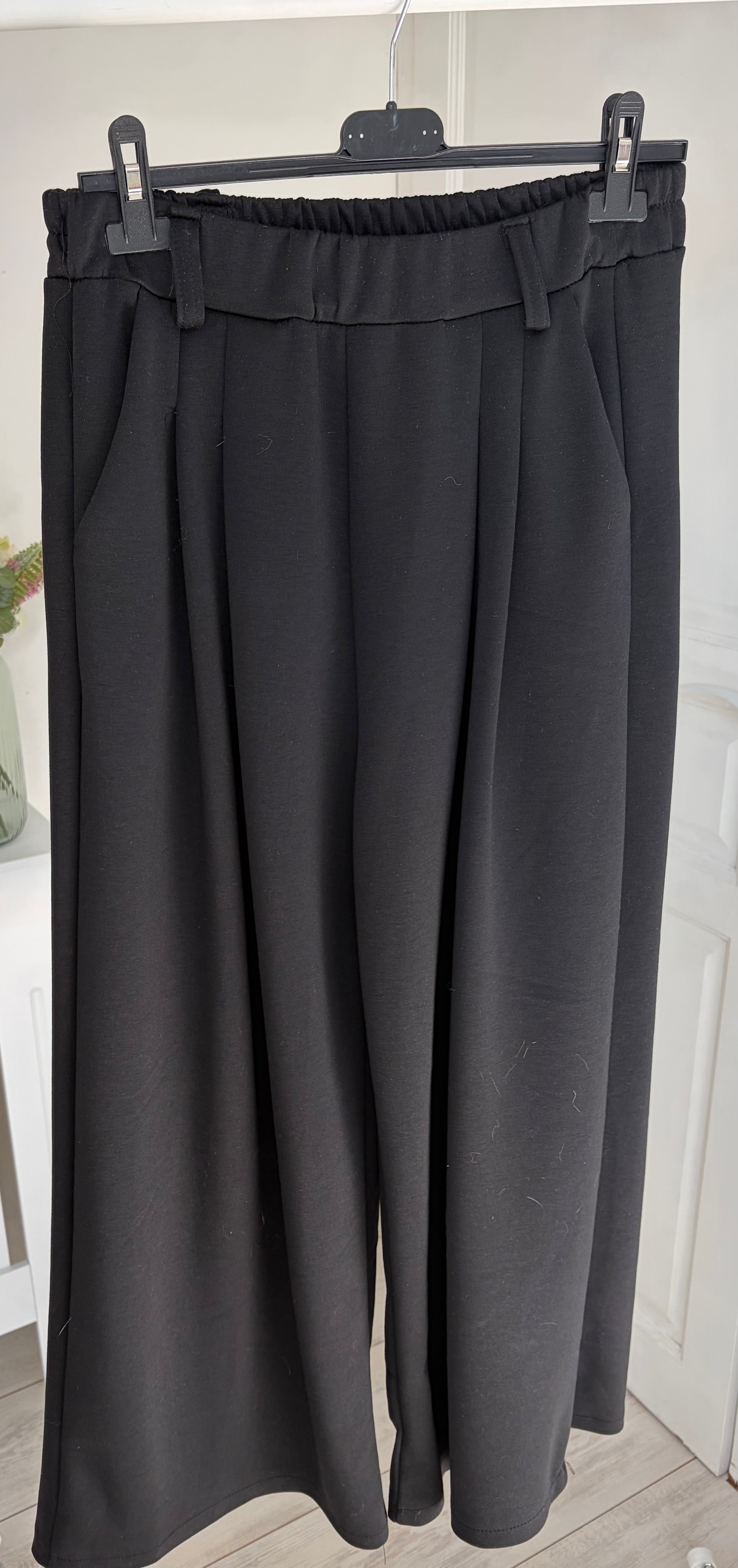 🖤🩶 Pantalon à Pinces – Confort & Style Relax Existe en 2 coloris